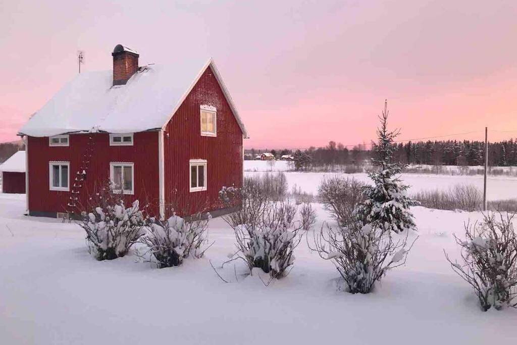 Cozy Home with Lake view-free Wifi - free Sauna in Överkalix, Lappland (Schweden)
