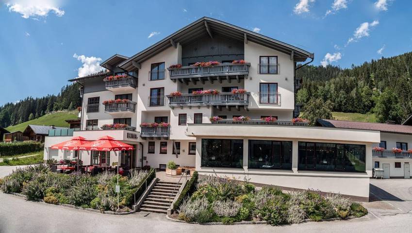 Hôtel, avec Balcon et Terrasse ainsi que Jardin et Sauna