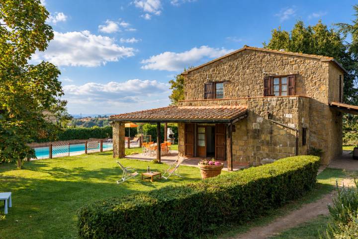 Ortale a Pitigliano with Pool in Pitigliano, Grosseto Provinz