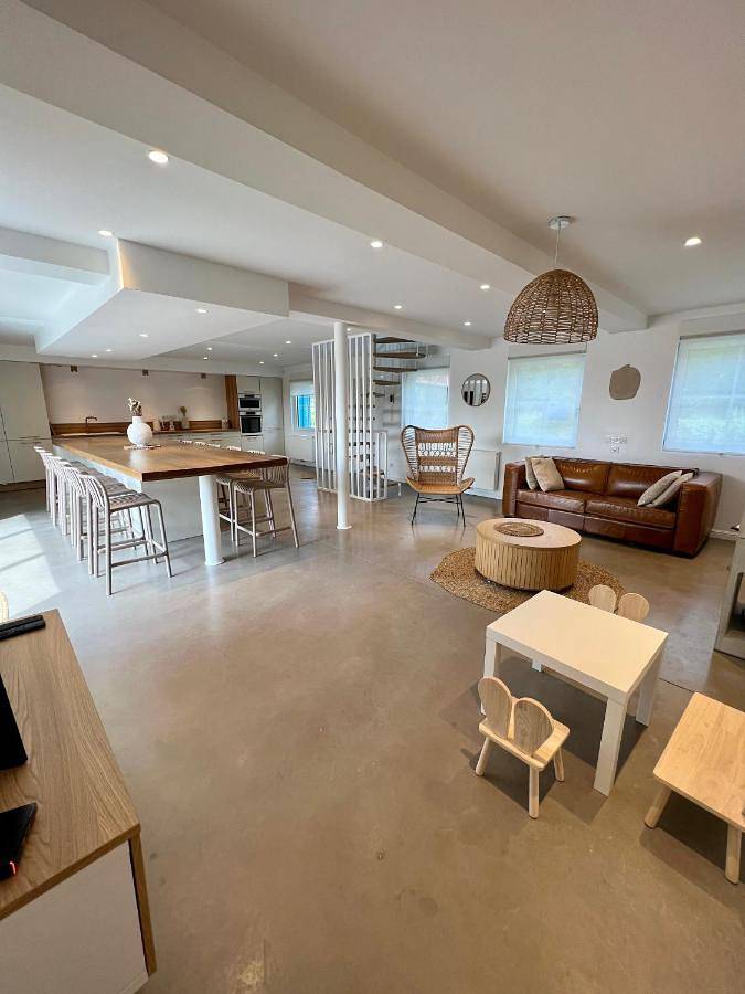 Four-Bedroom House in Saint-Venant, Région de Béthune
