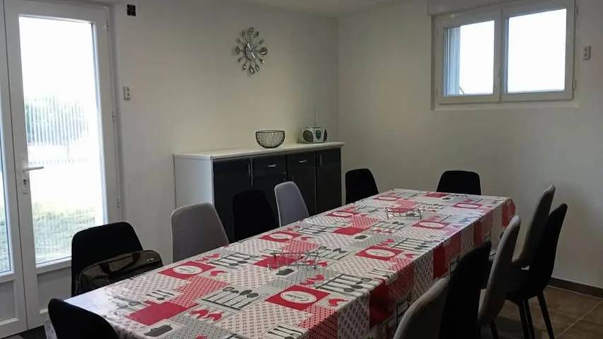 Gîte pour 9 personnes, avec piscine et jardin dans Réserve des bisons d'Europe - 3