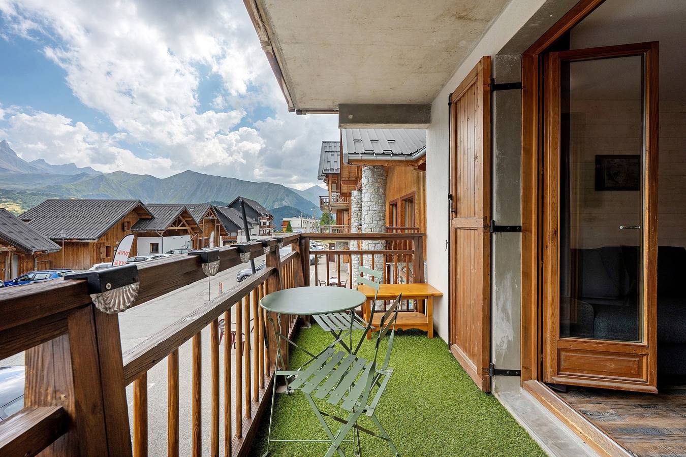 Ganze Wohnung, Appartement „Albiez“ mit Bergblick und Balkon in Col du Mollard, Albiez-Montrond