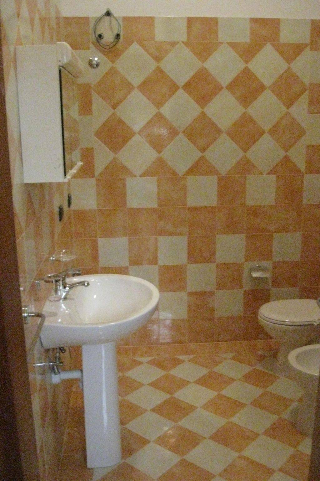 Ganze Wohnung, Wohnung "Eutimo" mit Waschmaschine und Geschirrspüler in Locri, Reggio Calabria Provinz