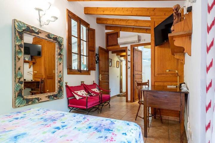 Amazing home in Consell with private swimming pool, can be inside or outside in Consell, Majorca Center