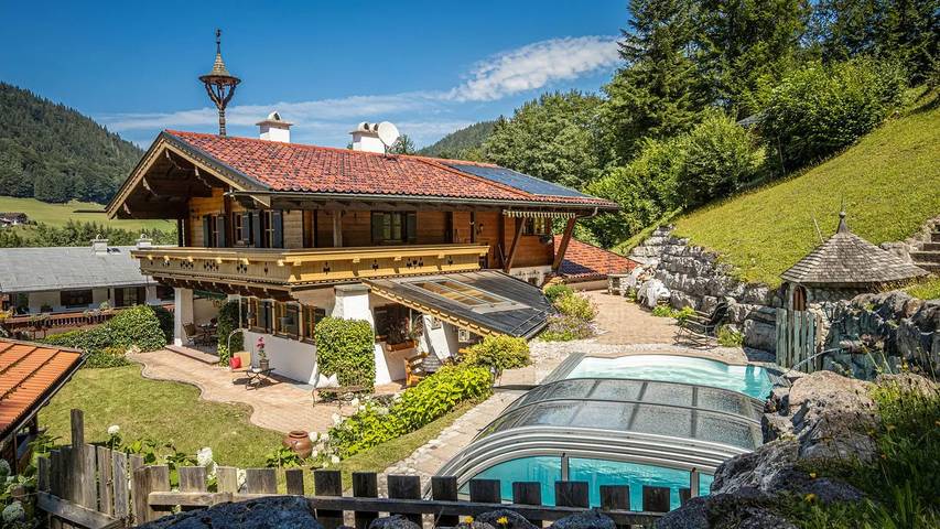 Ferienhaus für 8 Personen, mit Balkon und Garten sowie Sauna und Pool im Berchtesgadener Land