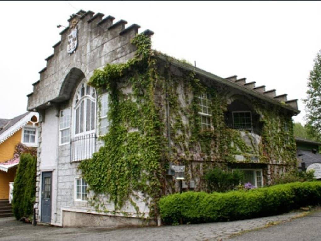 The Castle Camelot Private Suite in North Cowichan, Cowichan Valley Regional District