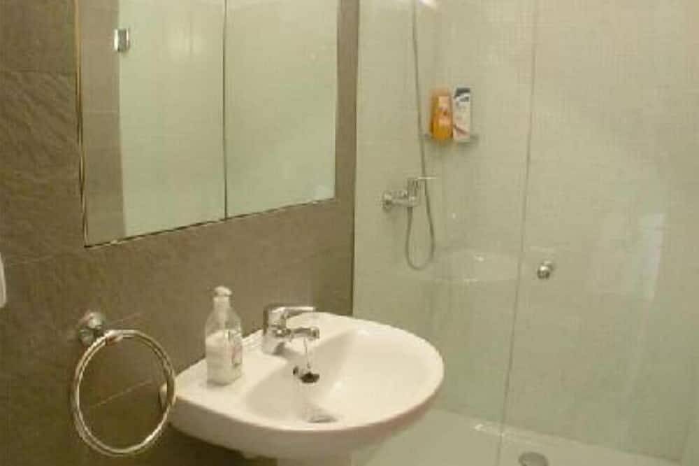 Apartamento entero, Alojamiento en puerto y playa con vistas a montaña in Puerto de Sóller, Sóller
