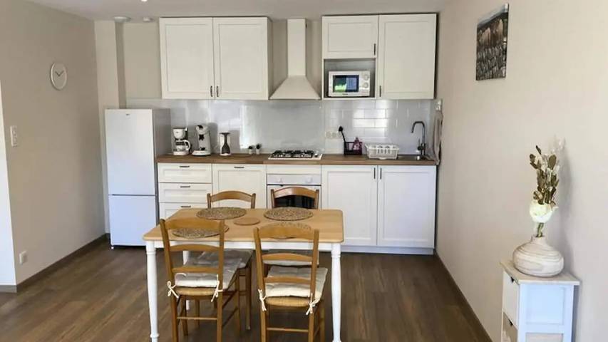 Gîte pour 3 personnes, avec Jardin et Piscine dans Thermes De La Chaldette