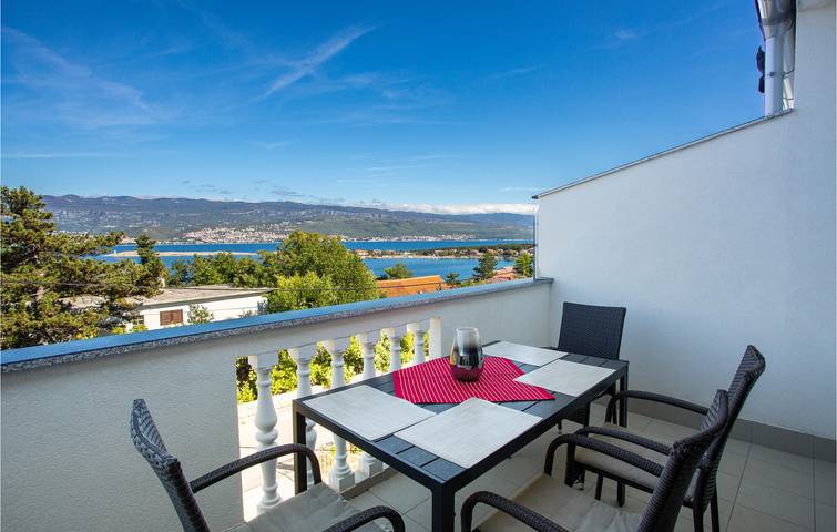 Ganze Ferienwohnung, Gemütliches Apartment mit Meerblick, Terrasse, WLAN und Parkplatz – 1,5 km vom Strand entfernt in Silo (Krk), Krk