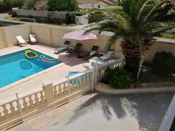 Gîte pour 4 personnes, avec jardin à Meynes