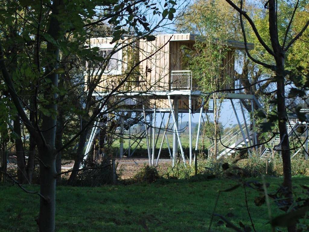 Baumhaus Lotti Comfortable holiday residence in Drochtersen, Cuxland
