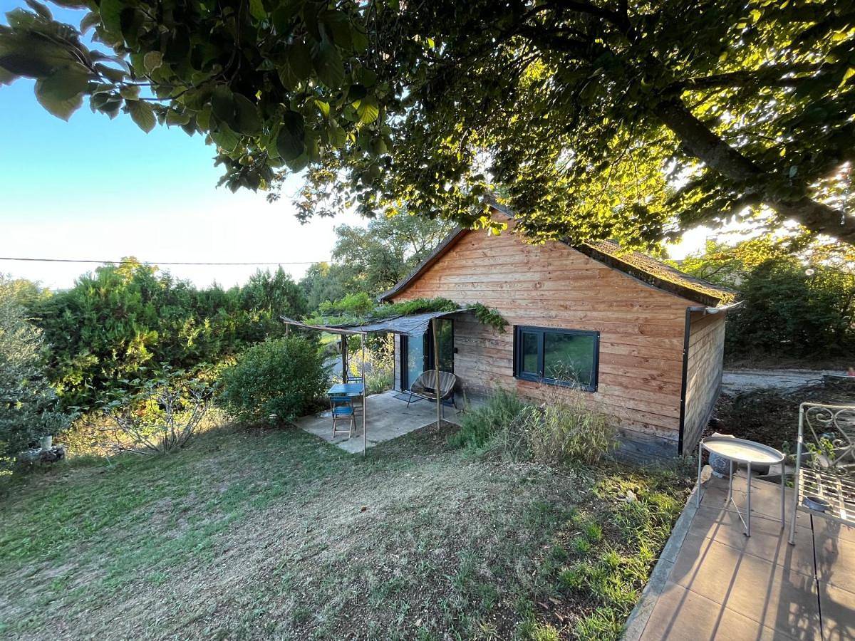Le Chalet des Iris in Saint-Maurice-de-Gourdans, Ain