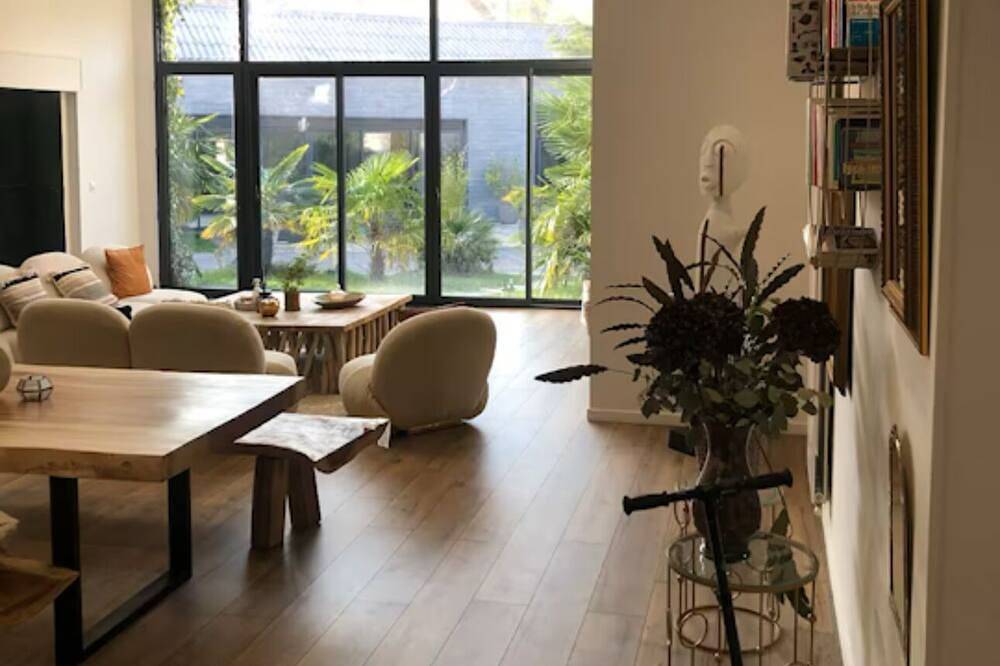 Loft in the center of town in Évreux, Évreux region