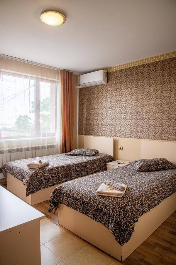 Guest House El Paraiso in Karlovo, Balkan Mountains
