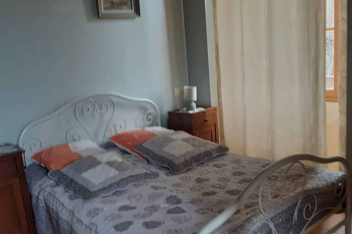 Gîte pour 11 personnes, avec jardin à Puy-l'Évêque - 2