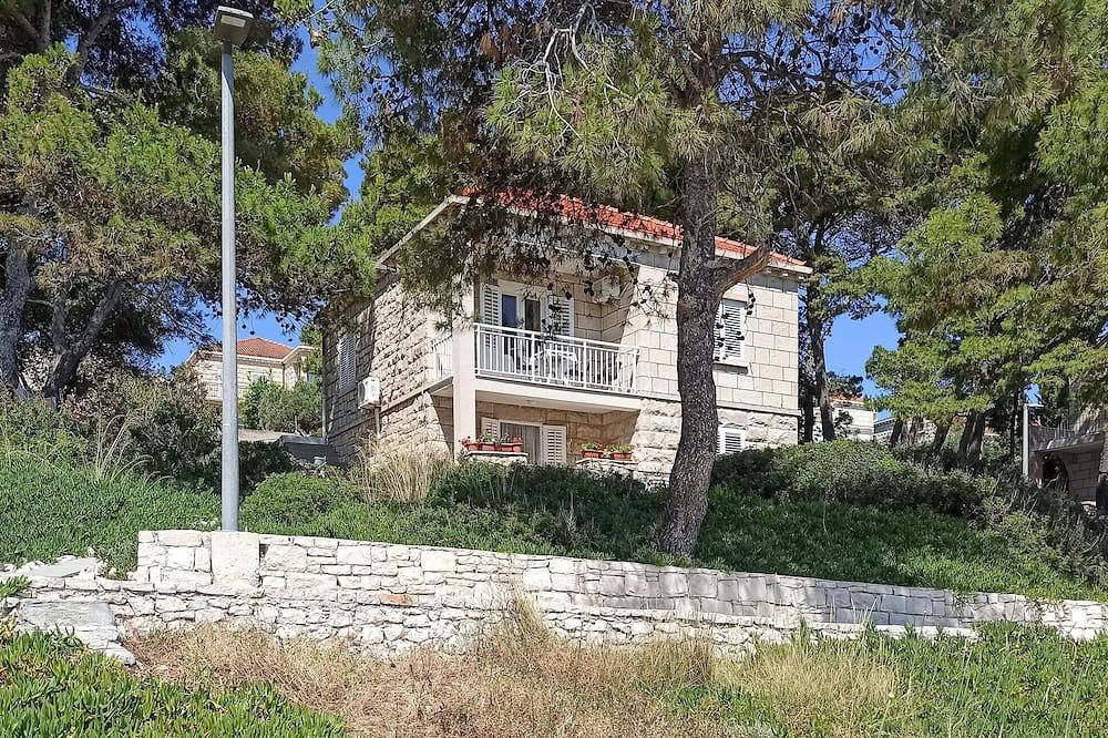 Ganze Wohnung, Gemütliche Ferienwohnung in Lumbarda. in Lumbarda, Korcula