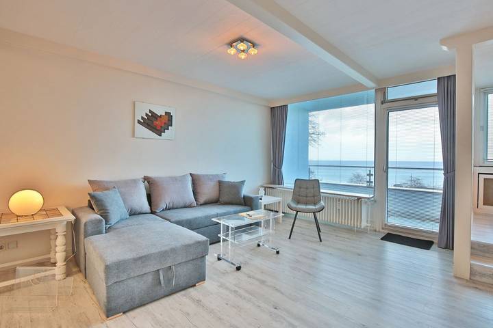 Ferienwohnung für 3 Personen, mit Balkon und Pool in Scharbeutz