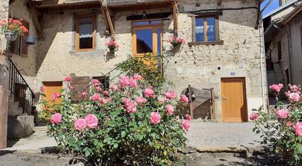 Gîte pour 6 personnes, avec vue et terrasse à Saint-Rambert-en-Bugey