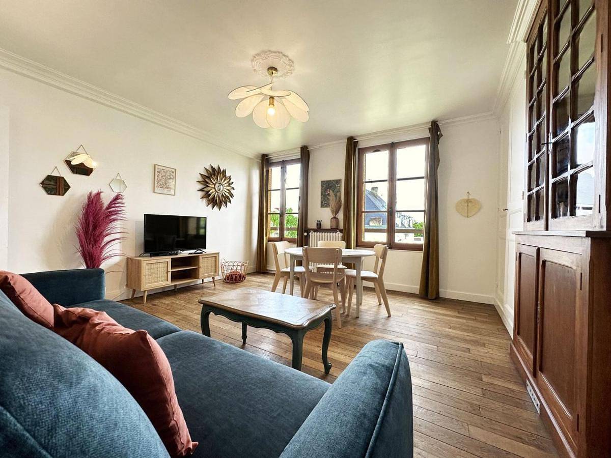 Appartement entier, L'Éclat Chartrain : Appartement Cosy in Chartres, Région de Chartres
