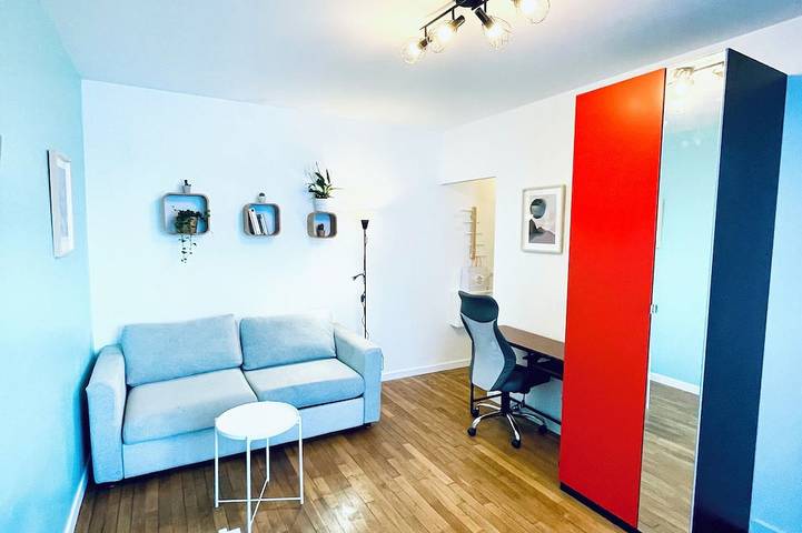 Appartement entier, Studio tout équipé calme et lumineux quartier Pleyel in Saint-Ouen, Seine-Saint-Denis