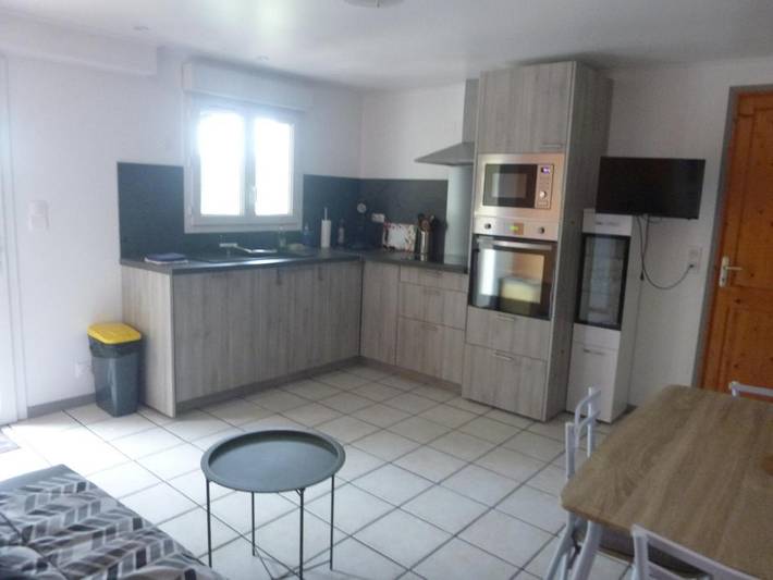 Location de vacances pour 4 personnes, avec vue ainsi que piscine et jardin, adapté aux familles à Lalbenque - 2