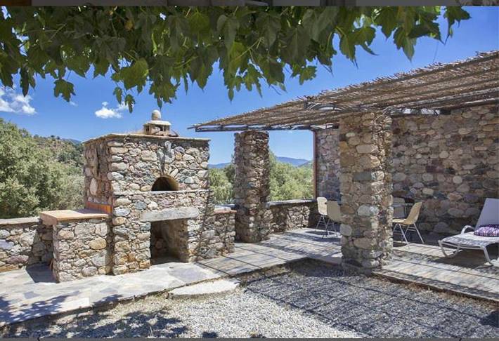 Location de vacances pour 4 personnes, avec Terrasse ainsi que Jardin et Vue à Moltifao