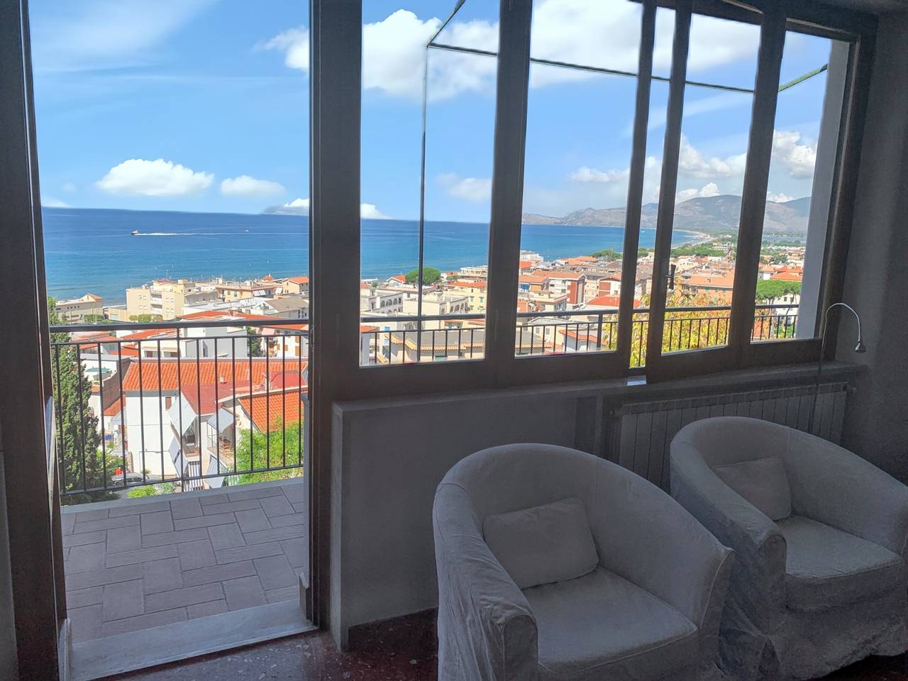 Entire apartment, Spacious apartment with sea view in Sperlonga 109 m² in Sperlonga, Latina Province