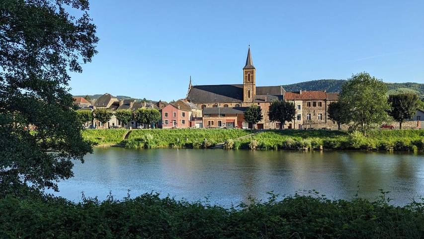 Location de vacances pour 6 personnes, avec balcon et vue à Revin - 2