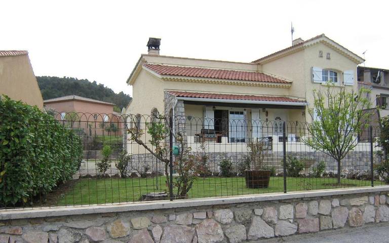 Location de vacances pour 6 personnes, avec jardin à Mazaugues - 2