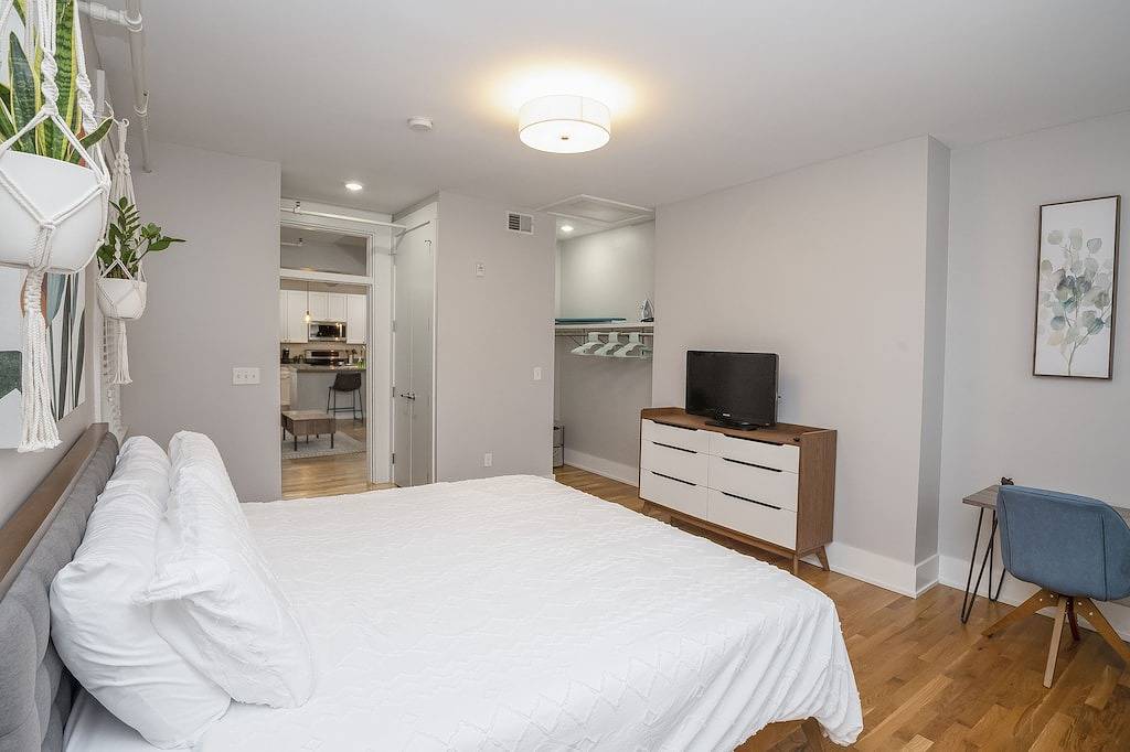 Ganze Wohnung, Secluded & Spacious 1Br Condo – Central in Otr in Cincinnati, Hamilton County (OH)