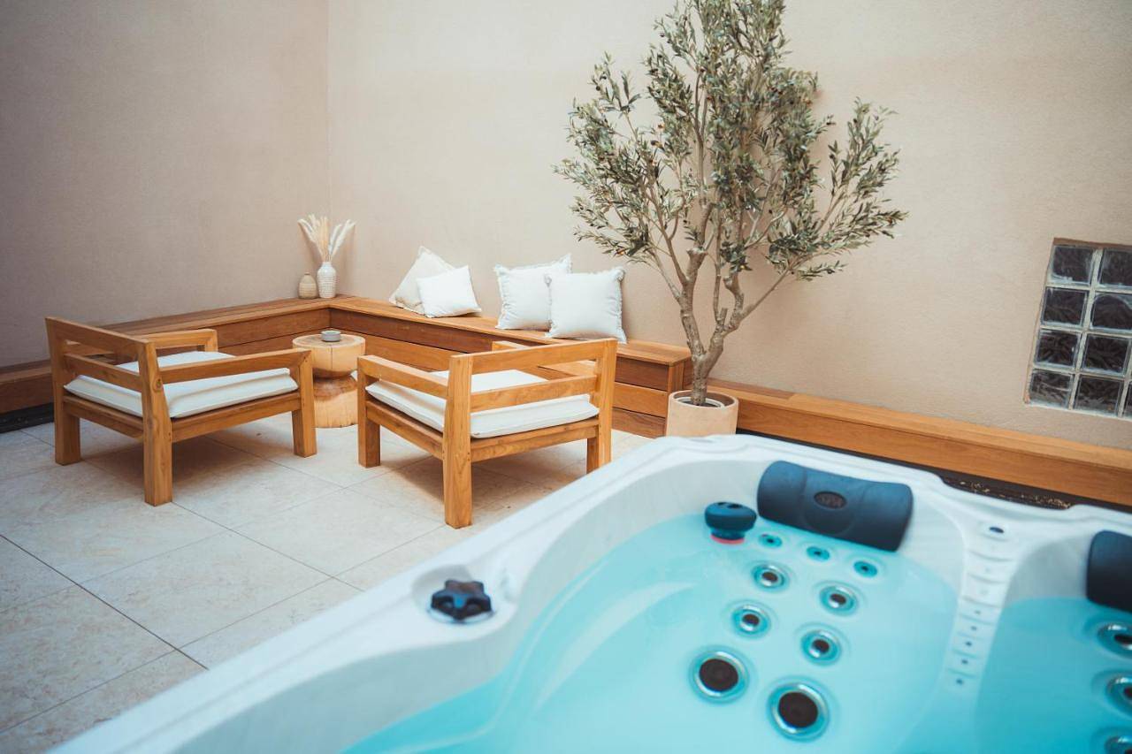 Deluxe Queen Suite in Canet-en-Roussillon, Côte d'Améthyste