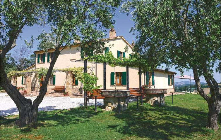 Casa vacanza per 10 persone con piscina in Barchi, Terre Roveresche