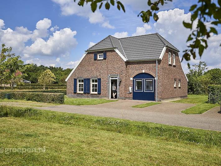 Vakantiehuis voor 13 personen, with Balkon/Terras and Terras as well as Sauna in Leudal
