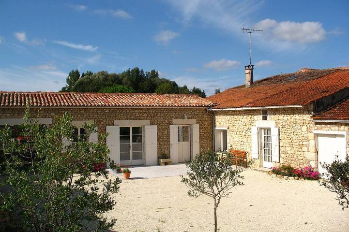 Location de vacances pour 4 personnes, avec Terrasse et Jardin à Meursac