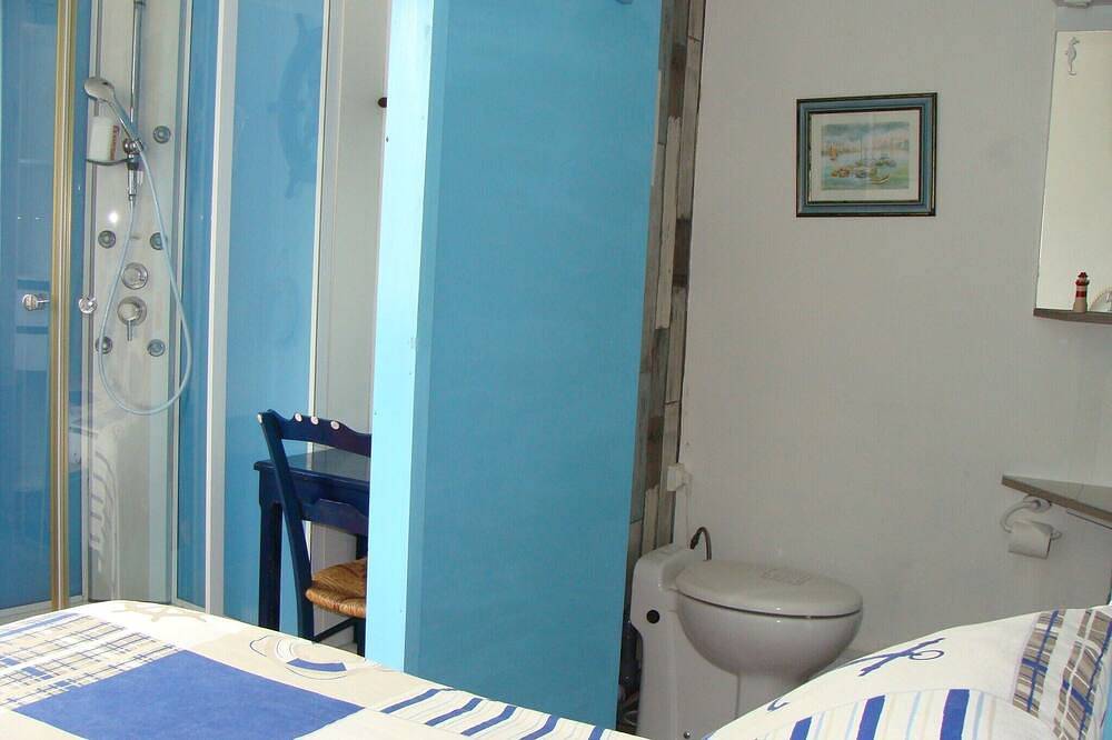 Chambre d’hôtes « Chambre Cabane à Bateau » avec terrasse partagée, jardin et Wi-Fi in Biscarrosse Plage, Biscarrosse