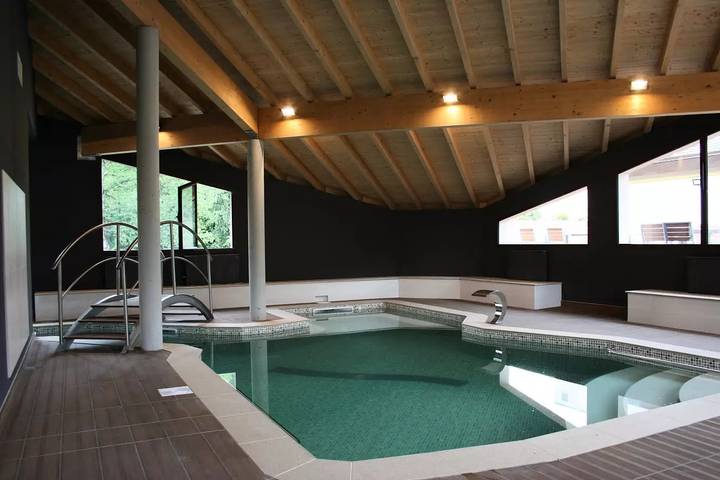 Hôtel pour 4 personnes, avec piscine et terrasse, adapté aux familles à Saint-Jorioz - 3