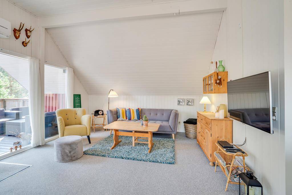 Idyllisches Reetdachhaus mit Badetonne in Nørre Nebel, Varde