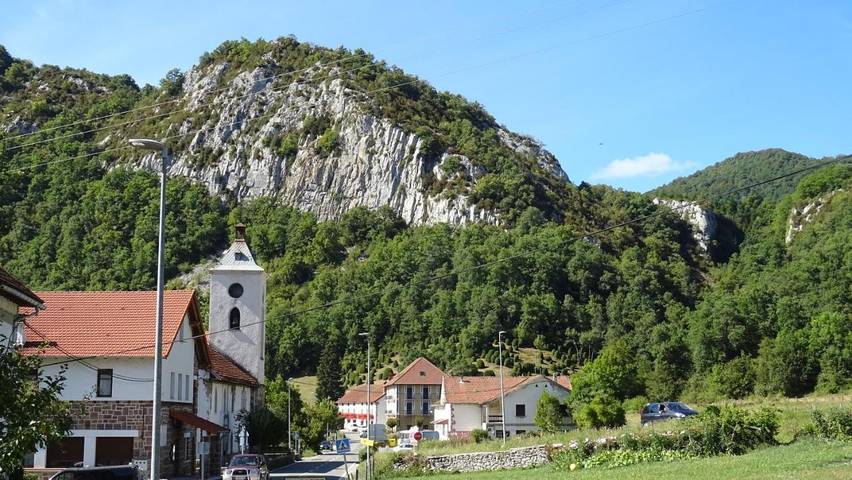 Hotel para 2 personas, con vistas y jardín en Aribe - 4