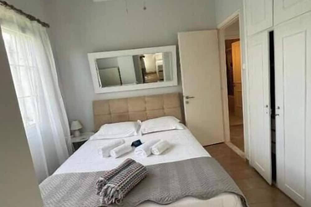 Entire apartment, Superior Apartment with Sea Views & Sunset Veranda at Stavento Apartments in Lassi, Argostoli