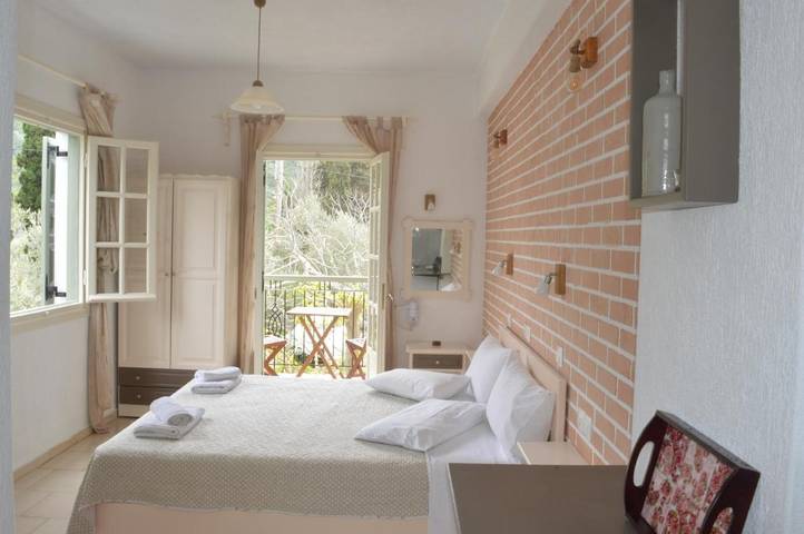 Gîte pour 2 personnes, avec jardin et terrasse dans Stafylos - 3