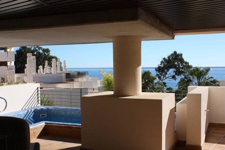 Entire apartment, 125 - Beach apartment - Private pool in Reinoso, Estepona