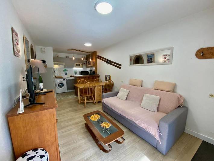 Appartement de vacances pour 4 personnes, avec jardin et piscine ainsi que vue et terrasse