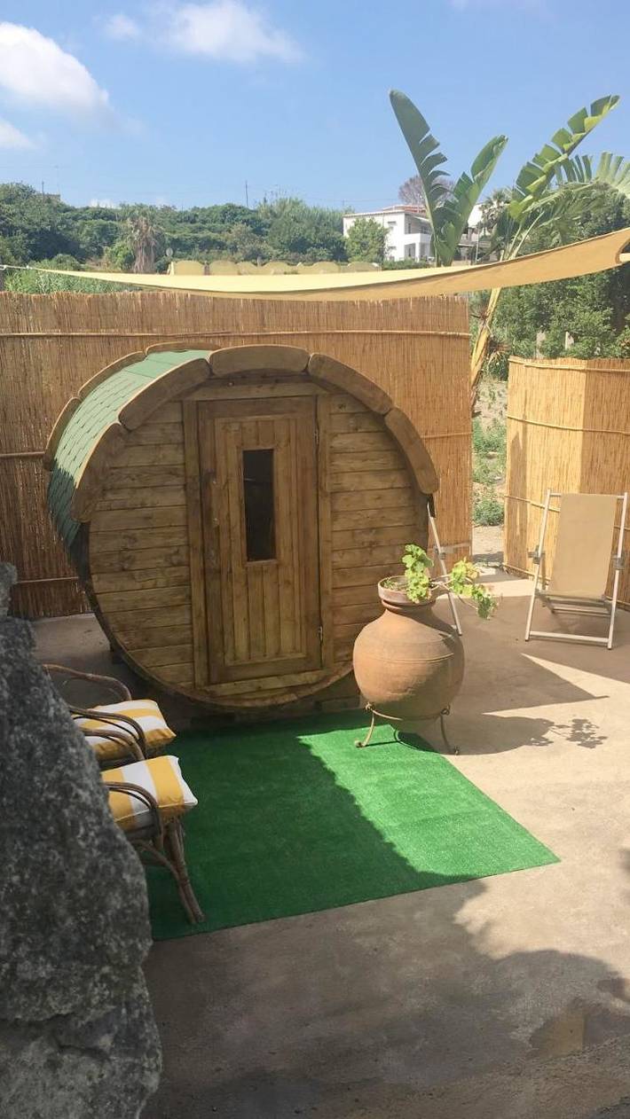 B&b per 2 persone, con Balcone e Idromassaggio nonché Terrazza e Giardino a Chiaia