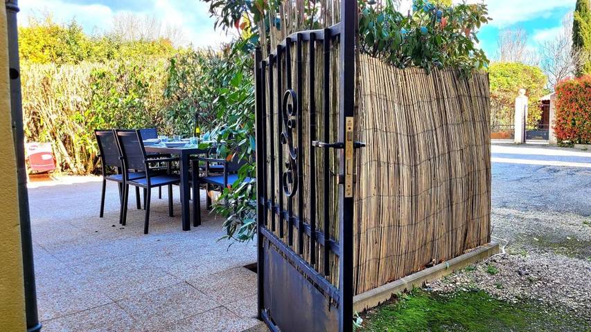 Location de vacances pour 4 personnes, avec piscine et terrasse, animaux acceptés à Uzès - 4