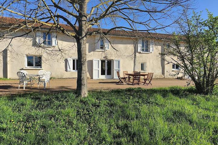 Gîte pour 10 personnes, avec jardin