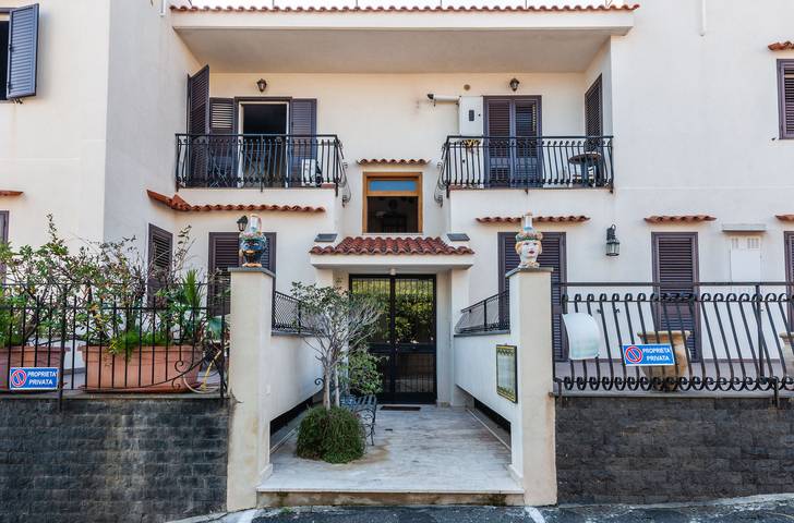 Appartamento per 4 persone, con Balcone a Aci Castello (Borgo)