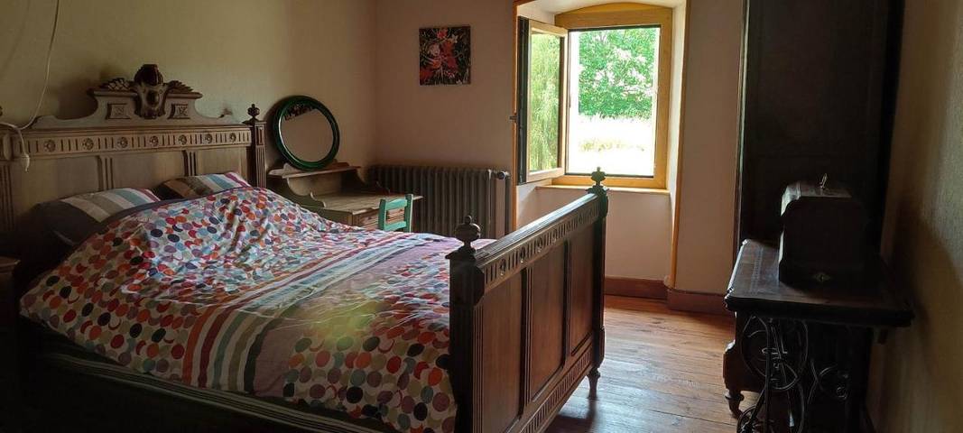 Location de vacances pour 6 personnes, avec terrasse, animaux acceptés à La Chapelle-Geneste - 3