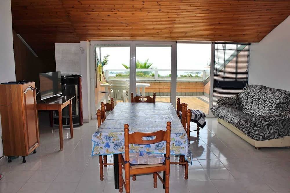 Entire apartment, Homerez - Sea View Apt Francavilla in Francavilla al Mare, Chieti Province