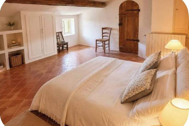 Farmhouse in the heart of nature, panoramic view, absolute peace and quiet. in Sault, Parc naturel régional du Mont-Ventoux