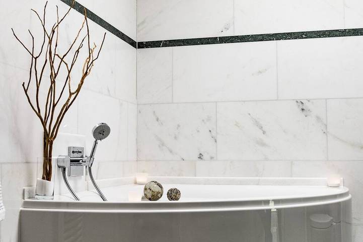 Ganze Wohnung, La Vigna - Suite - mit eigenem Swimming Pool & Sauna in Weil am Rhein, Südschwarzwald